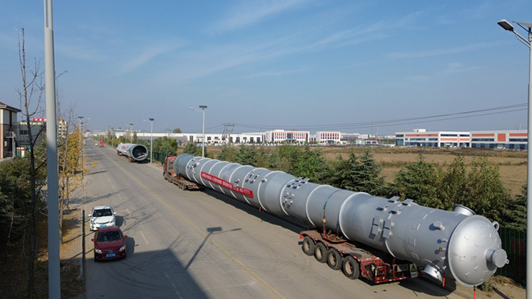 山東海澤重工科技有限公司重型塔器順利發貨